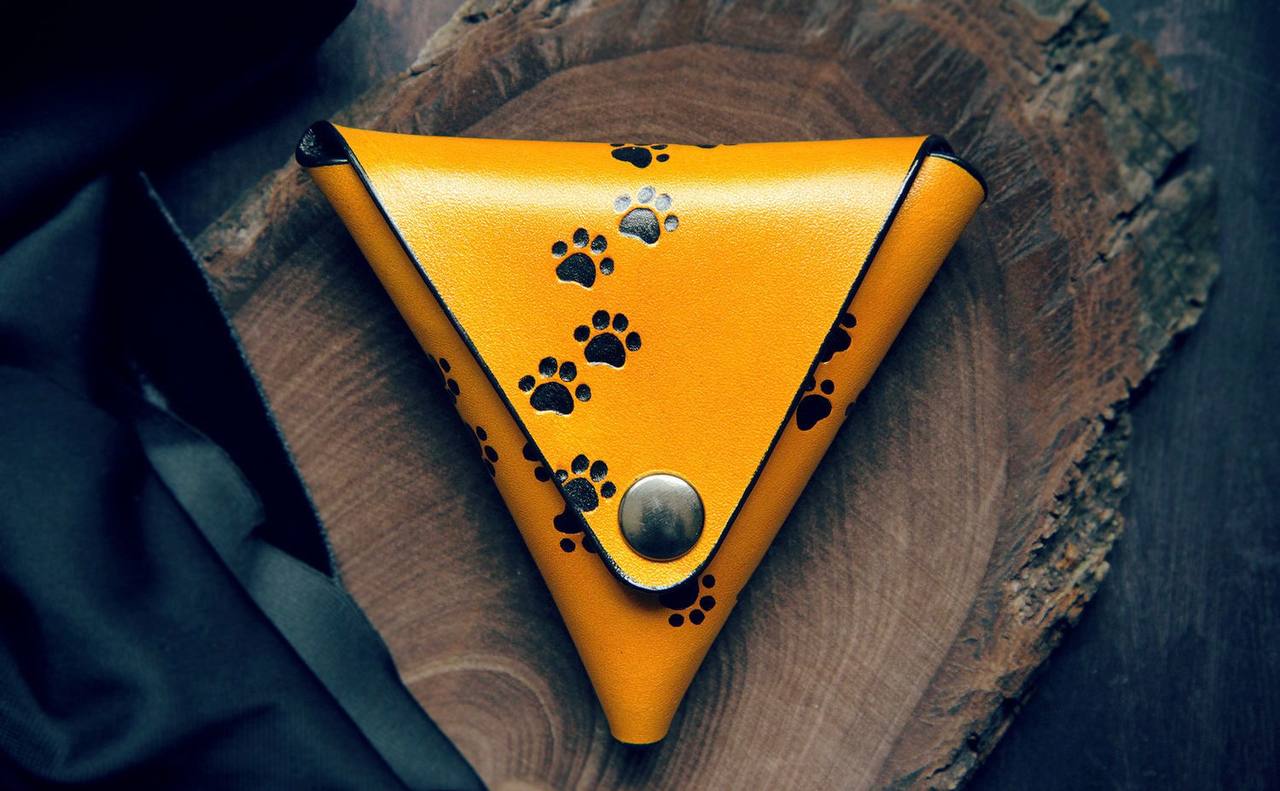 Golden Paws Coin Holder